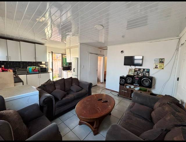 5 BEDROOM HOUSE FOR SALE IN RUSSELS REST